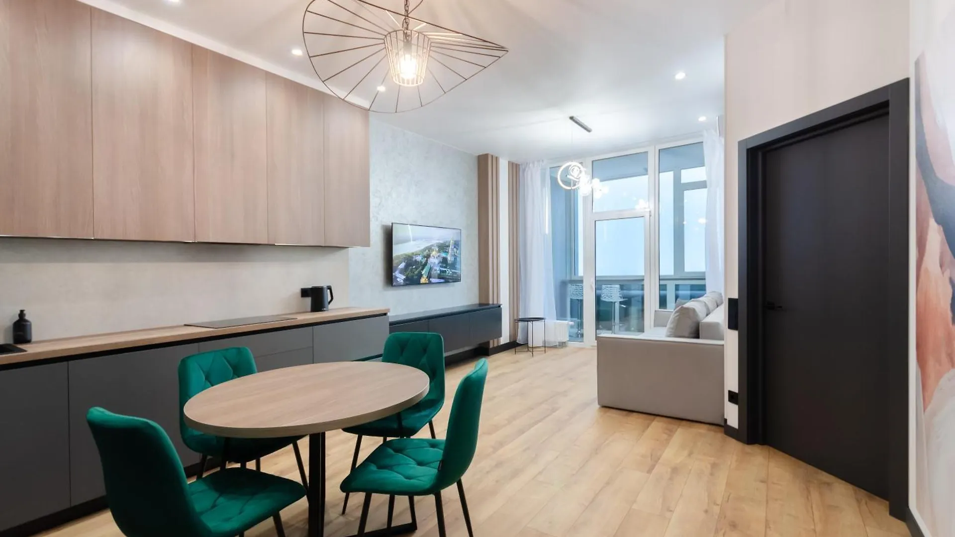 Petrovdom Apartments 35-454 In Rc Manhattan City,Beresteiskyi 11 location