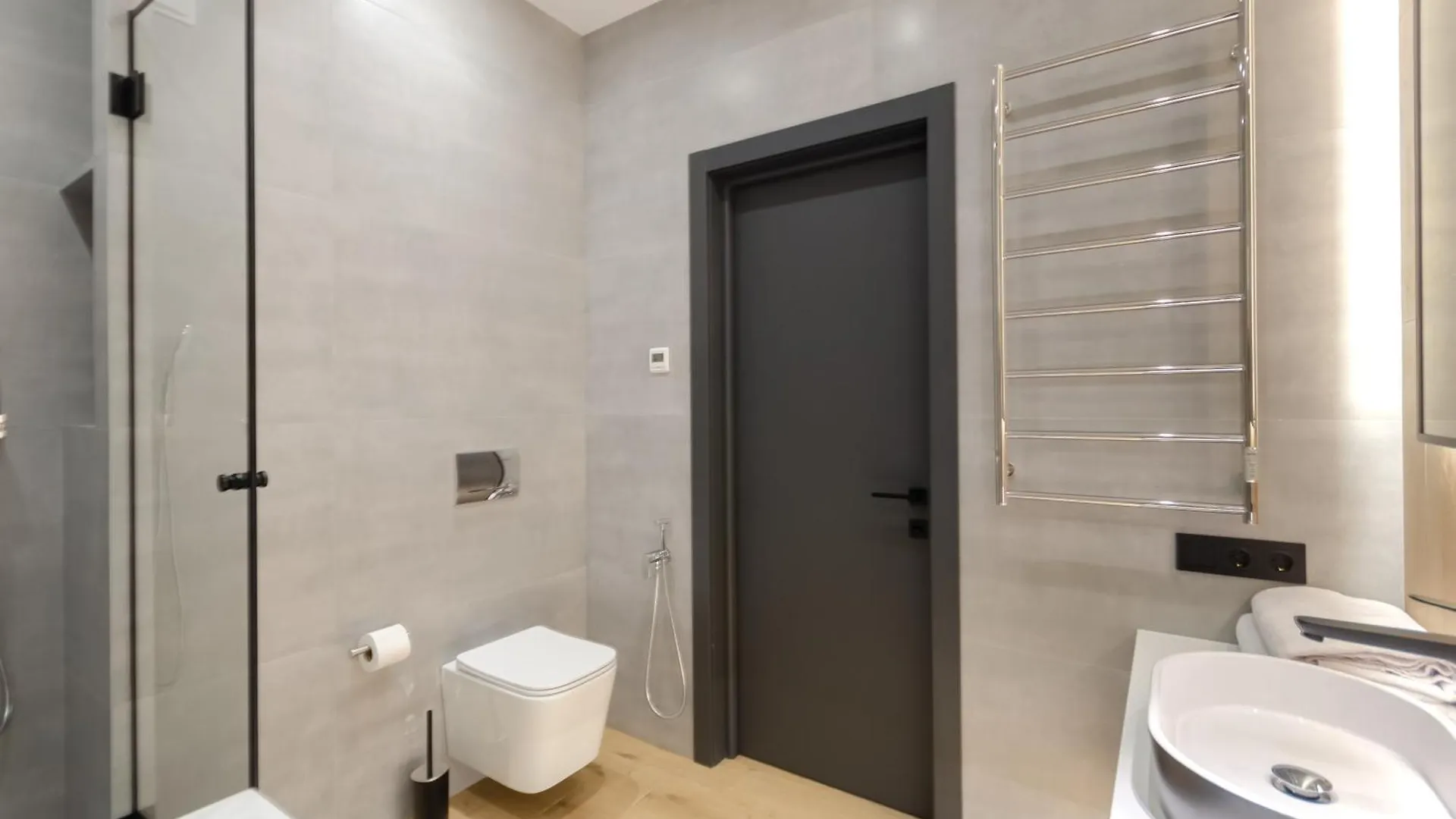 Petrovdom Apartments 35-454 In Rc Manhattan City,Beresteiskyi 11 Киев Украина