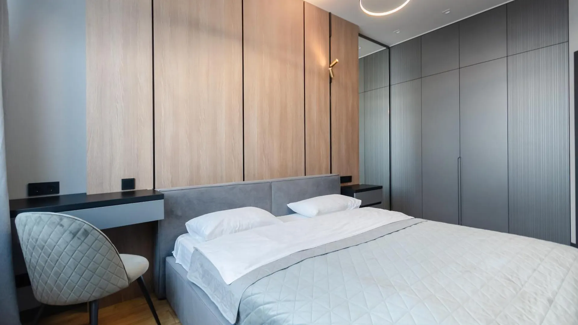 Petrovdom Apartments 35-454 In Rc Manhattan City,Beresteiskyi 11 Киев
