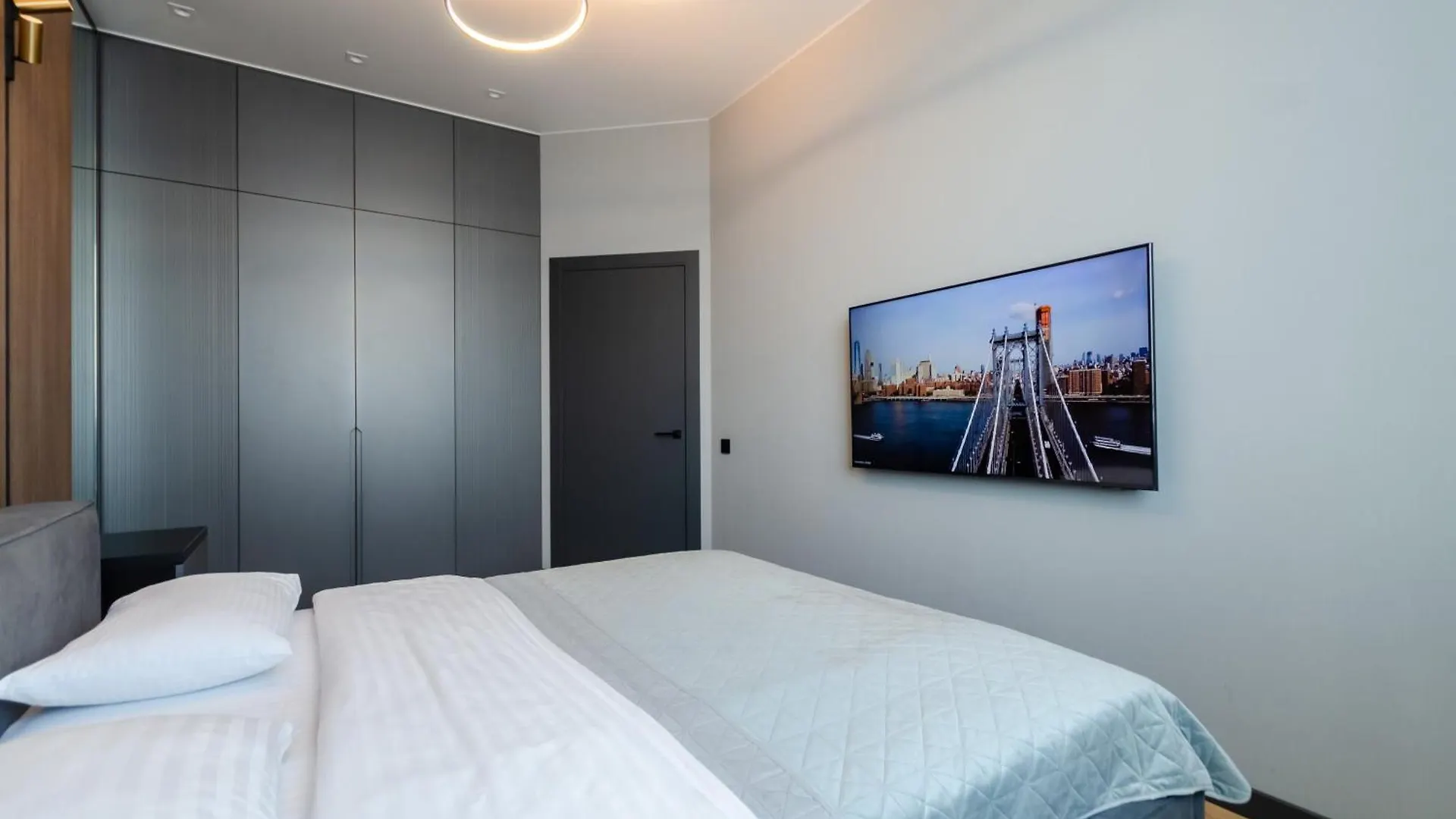 Petrovdom Apartments 35-454 In Rc Manhattan City,Beresteiskyi 11 Киев