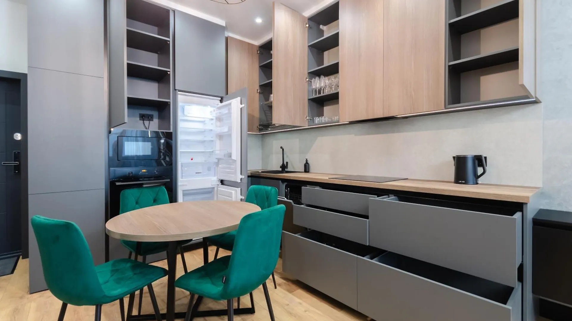 Petrovdom Apartments 35-454 In Rc Manhattan City,Beresteiskyi 11 Киев