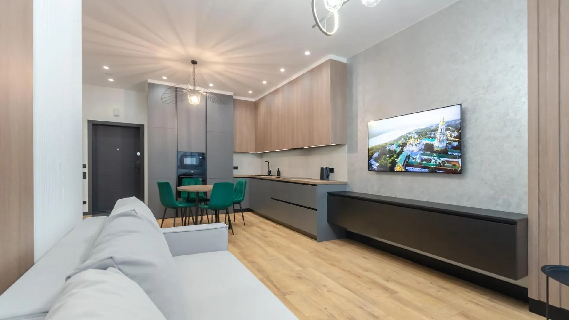 Petrovdom Apartments 35-454 In Rc Manhattan City,Beresteiskyi 11 Kiev